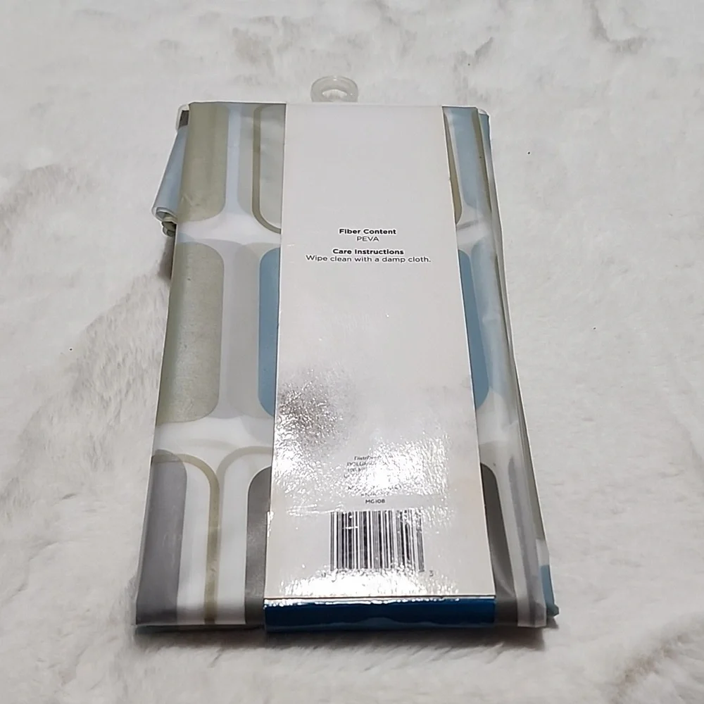 SHOWER CURTAIN PEVA FASHION DESIGN. NEW.
